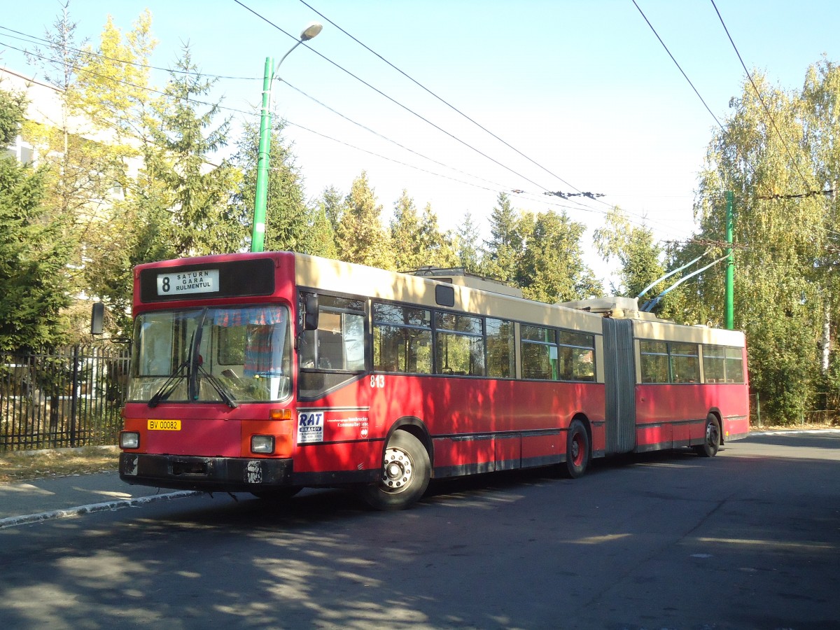 (136'350) - RAT Brasov - Nr. 813/BV 00'082 - Gr�f&Stift Gelenktrolleybus (ex IVB Innsbruck/A Nr. 813) am 4. Oktober 2011 in Brasov, Rulmentul