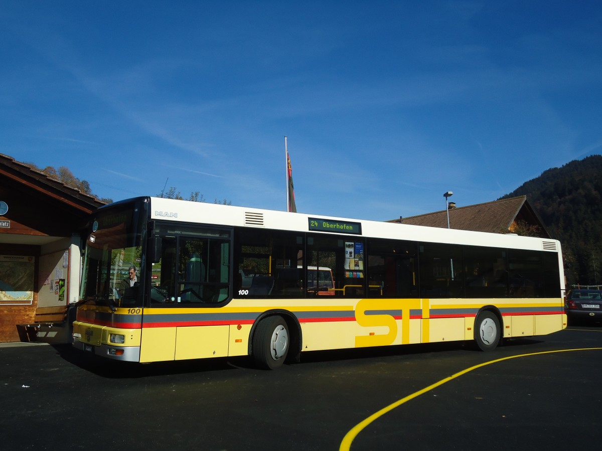 (136'700) - STI Thun - Nr. 100/BE 577'100 - MAN am 31. Oktober 2011 in Schwanden, S�ge