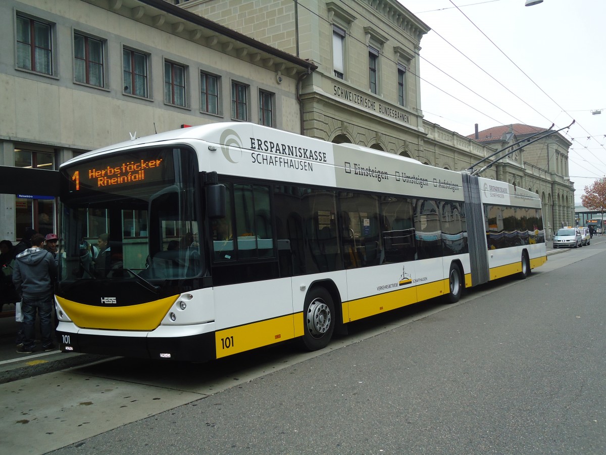 (136'983) - VBSH Schaffhausen - Nr. 101 - Hess/Hess Gelenktrolleybus am 24. November 2011 beim Bahnhof Schaffhausen