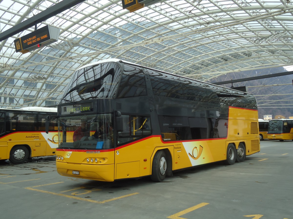 (137'846) - PostAuto Graub�nden - GR 162'998 - Neoplan am 5. M�rz 2012 in Chur, Postautostation