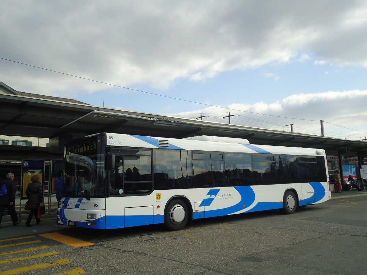 (138'130) - BOGG Wangen b.O. - Nr. 85/SO 21'948 - MAN am 6. M�rz 2012 beim Bahnhof Olten 