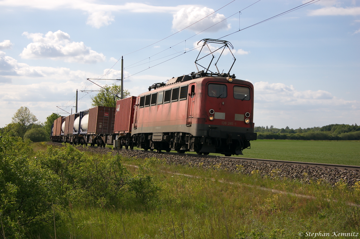 139 285-1 EGP - Eisenbahngesellschaft Potsdam mbH mit einem Containerzug aus Richtung Salzwedel kommend in Stendal. 16.05.2014