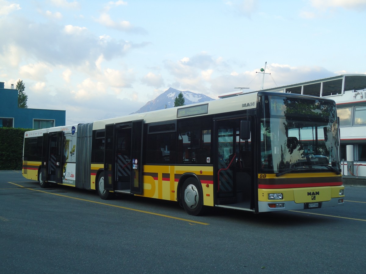 (139'026) - STI Thun - Nr. 88/BE 572'088 - MAN am 27. Mai 2012 bei der Schifflndte Thun