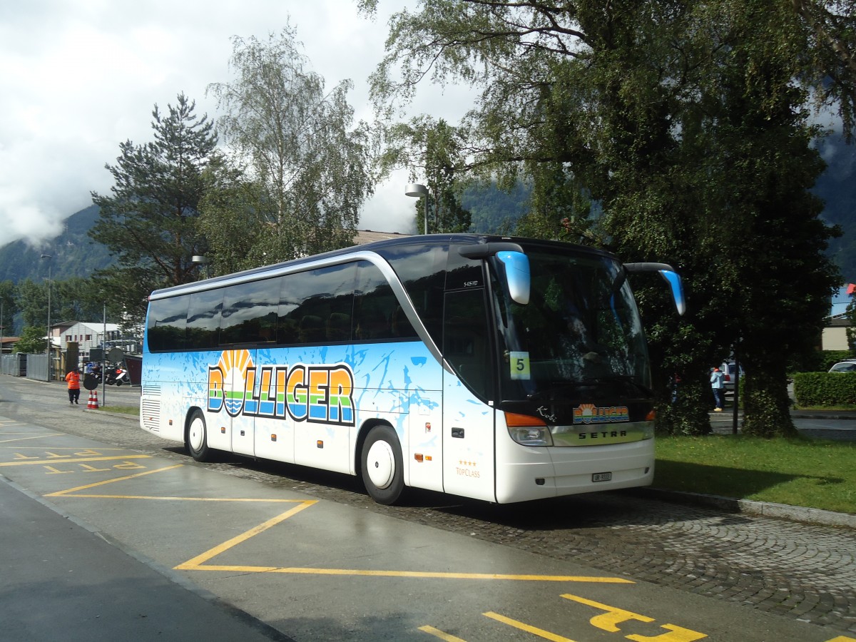 (139'366) - Bolliger, Unterschchen - UR 9333 - Setra am 11. Juni 2012 beim Bahnhof Flelen