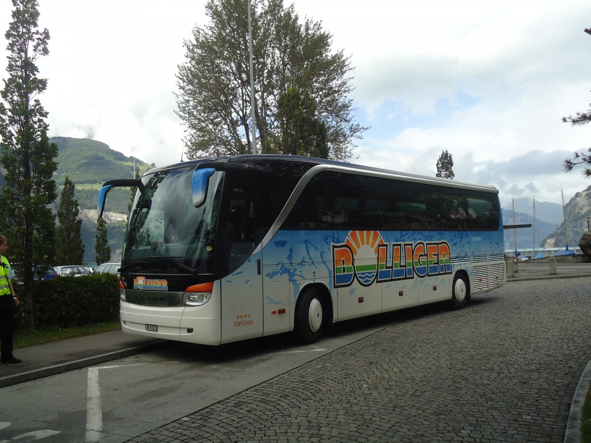 (139'437) - Bolliger, Untersch�chen - UR 9333 - Setra am 11. Juni 2012 beim Bahnhof Fl�elen