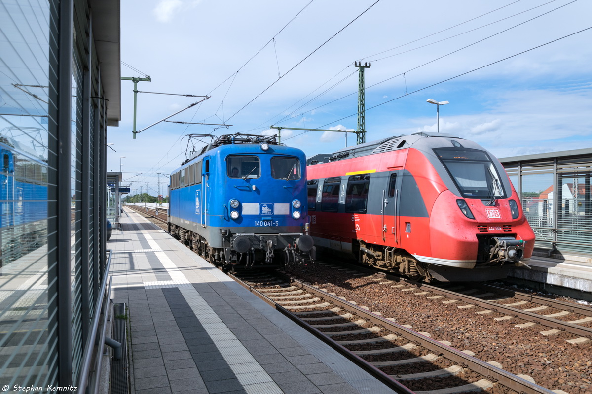 140 041-5 PRESS (140 810-3) kam solo durch Falkenberg(Elster) und fuhr weiter in Richtung Doberlug-Kirchhain. 15.09.2015