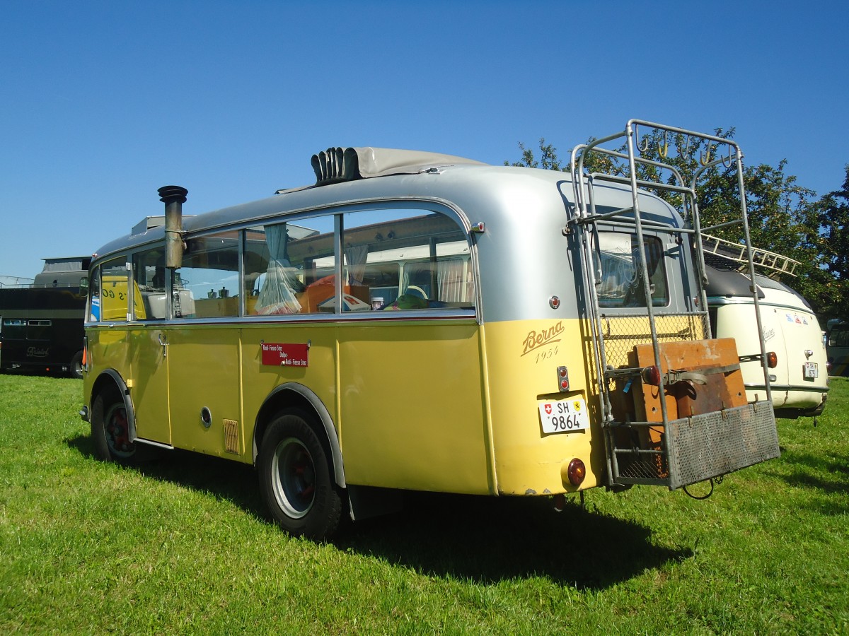 (141'202) - Wehrli, Thayngen - SH 9864 - Berna/BBO (ex Rellstab, Diessenhofen; ex Galeppi, Dalpe) am 18. August 2012 in Affeltrangen, Kreuzegg