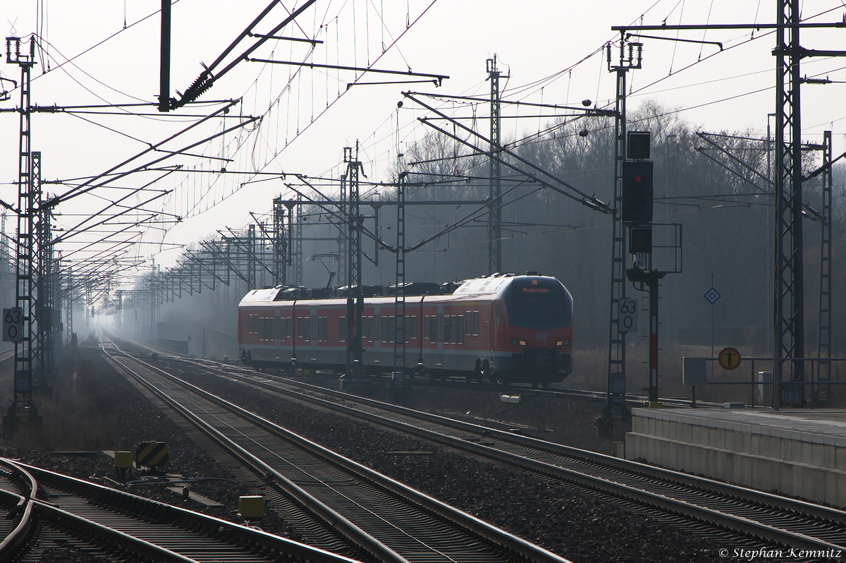 1428 501-9 DB Regio AG - Region NRW war auf einer Probefahrt, evtl. von Delitzsch kommend nach Jüterbog unterwegs gewesen, bei der Einfahrt in Jüterbog. 17.02.2015