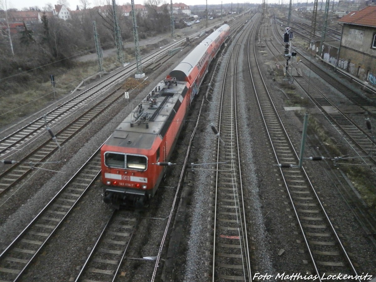 143 034-7 l�sst Halle (Saale) hinter sich am 5.1.15