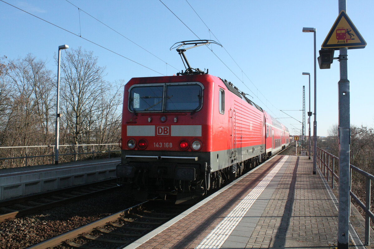 143 168 verl�sst den Bahnhof Delitzsch ob Bf in Richtung Eilenburg am 5.3.22