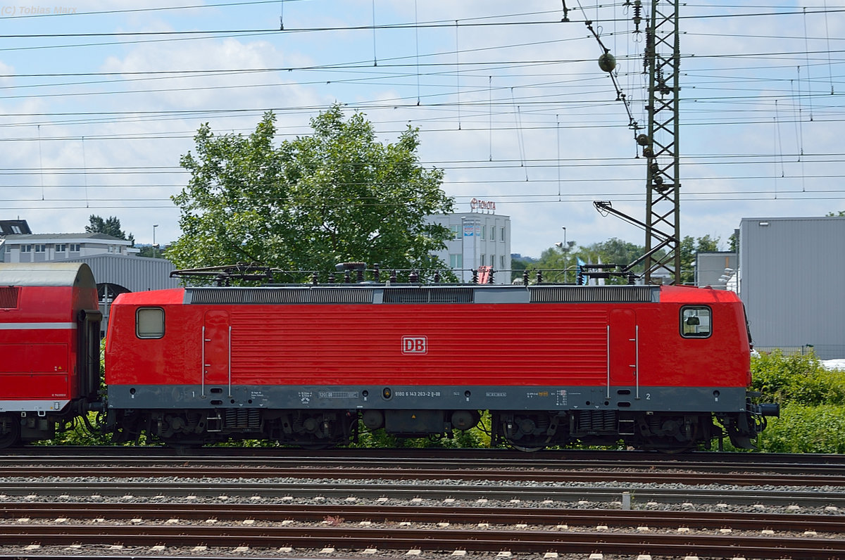 143 263 hing am Zugschluss des RB nach Koblenz am 18.06.2016. Aufgenommen von 141 228. Ich gehörte zur Lokbesatzung der 141 228 beim Sommerfest. 