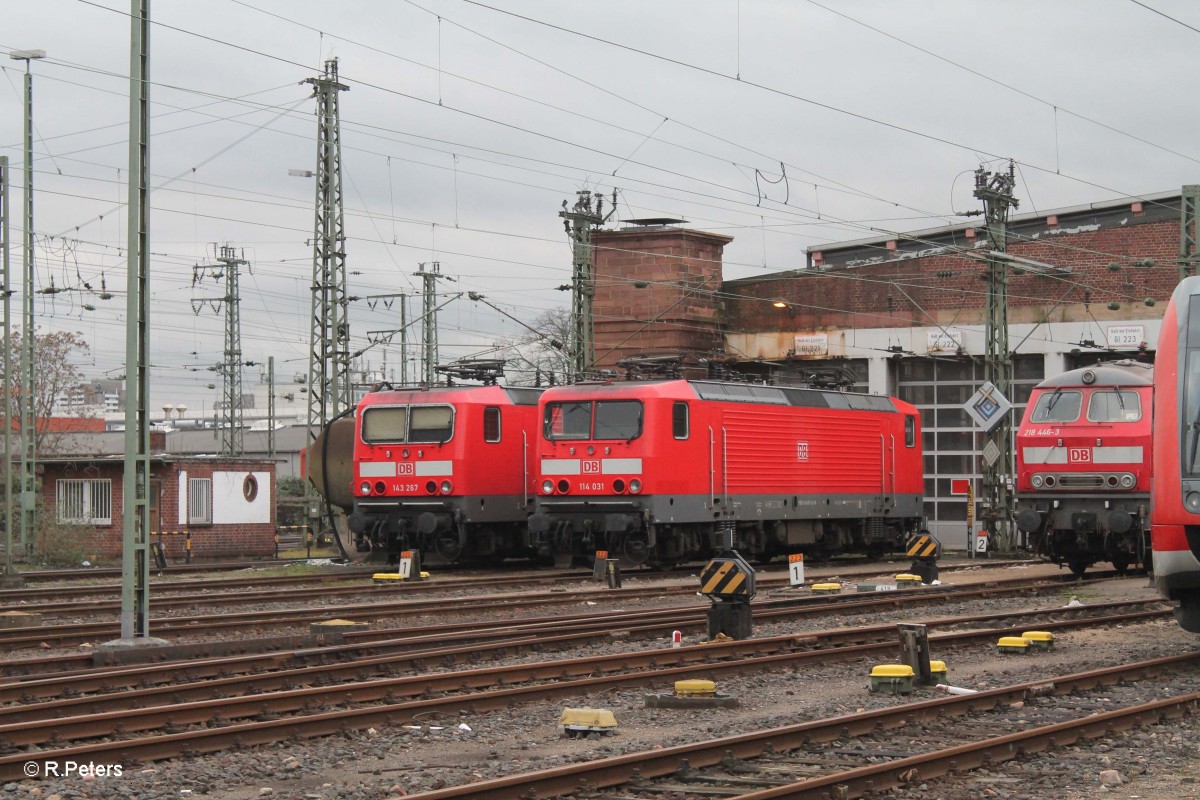 143 267 und 114 031