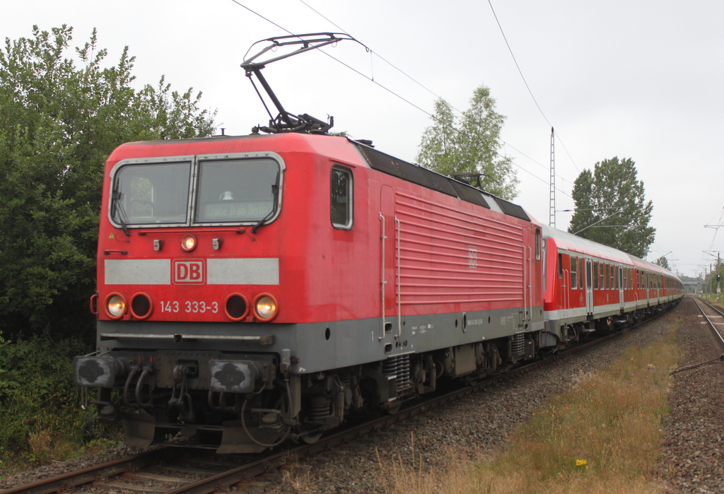 143 333-3 mit Kf 13290 von Warnemünde nach Berlin-Ostbahnhof bei der Durchfahrt in Rostock-Marienehe.14.07.2019