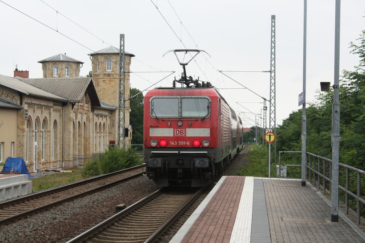 143 591 verl�sst den Bahnhof Delitzsch ob Bf in Richtung Eilenburg am 19.8.21