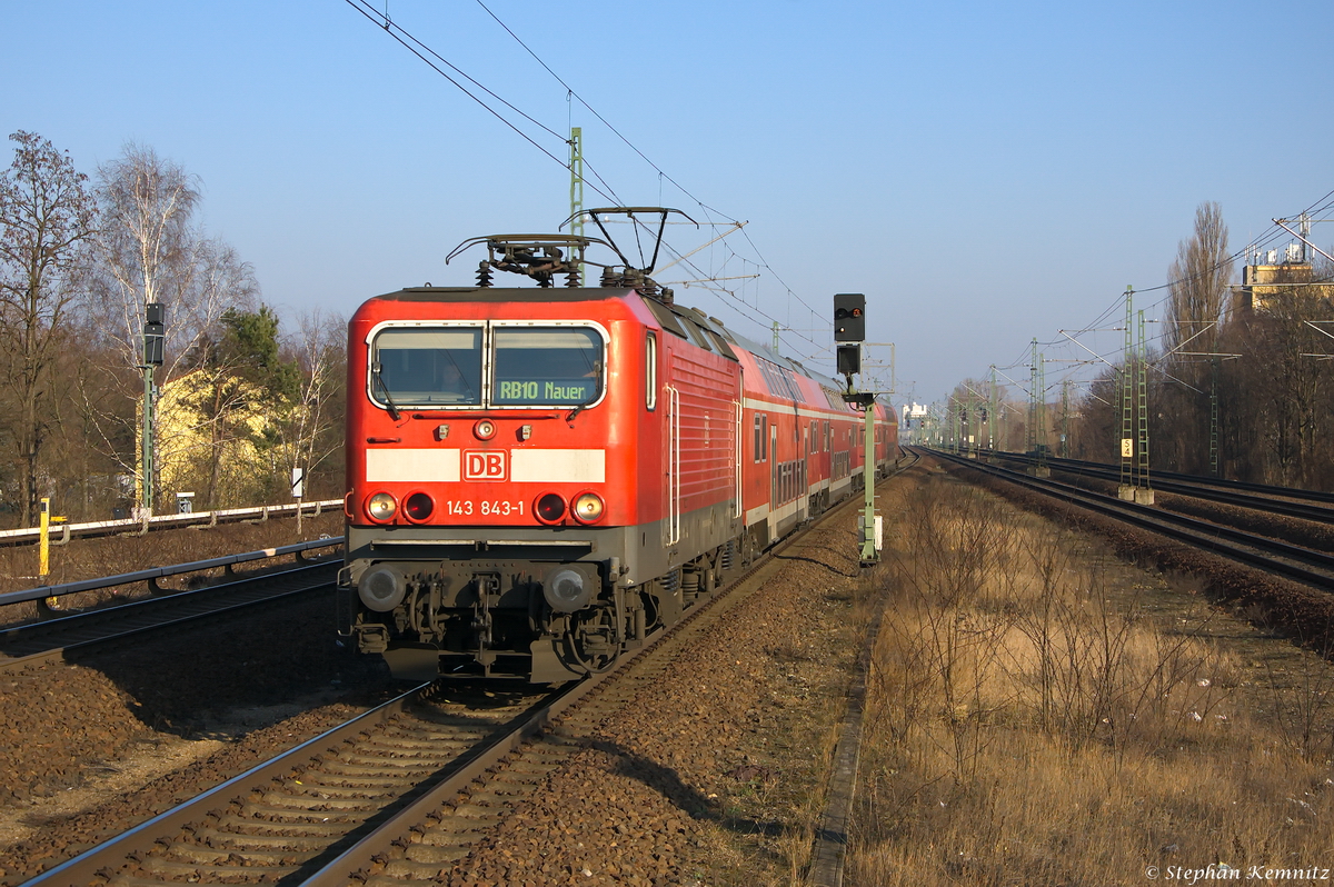 143 843-1 mit der RB10 (RB 18968) von Berlin Hbf (tief) nach Nauen, bei der Einfahrt in Berlin Jungfernheide. 14.02.2015