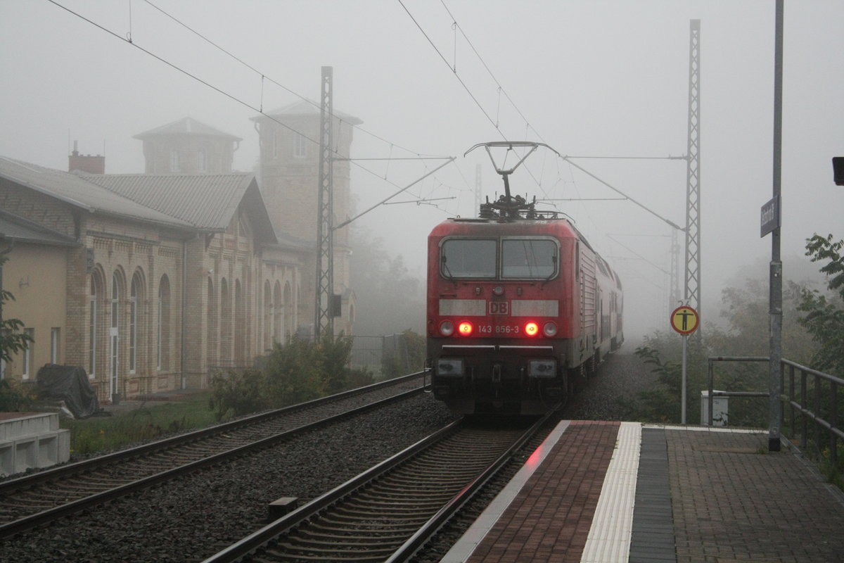 143 856 verl�sst als S9 mit ziel Eilenburg den Bahnhof Delitzsch ob Bf am 24.10.19