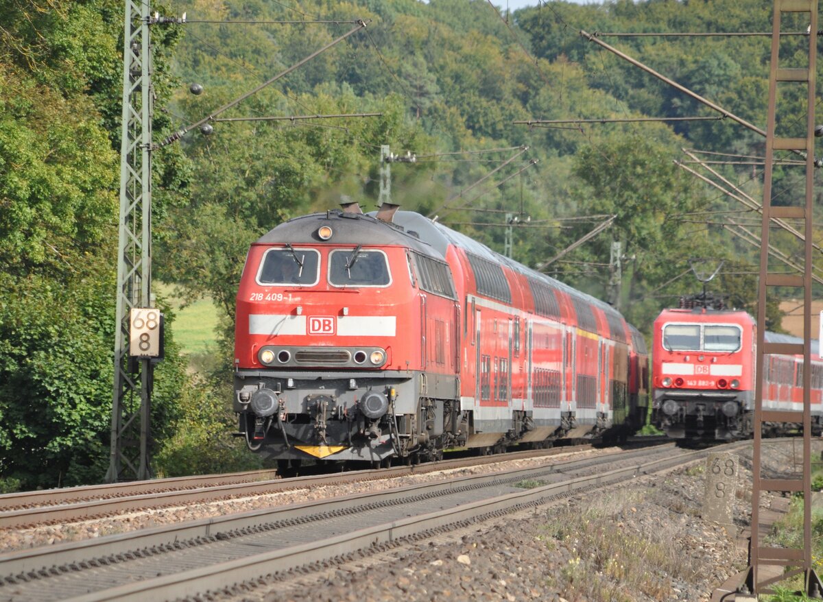143 882-9 und 218 409-1 bei Amstetten am 20.09.2012.