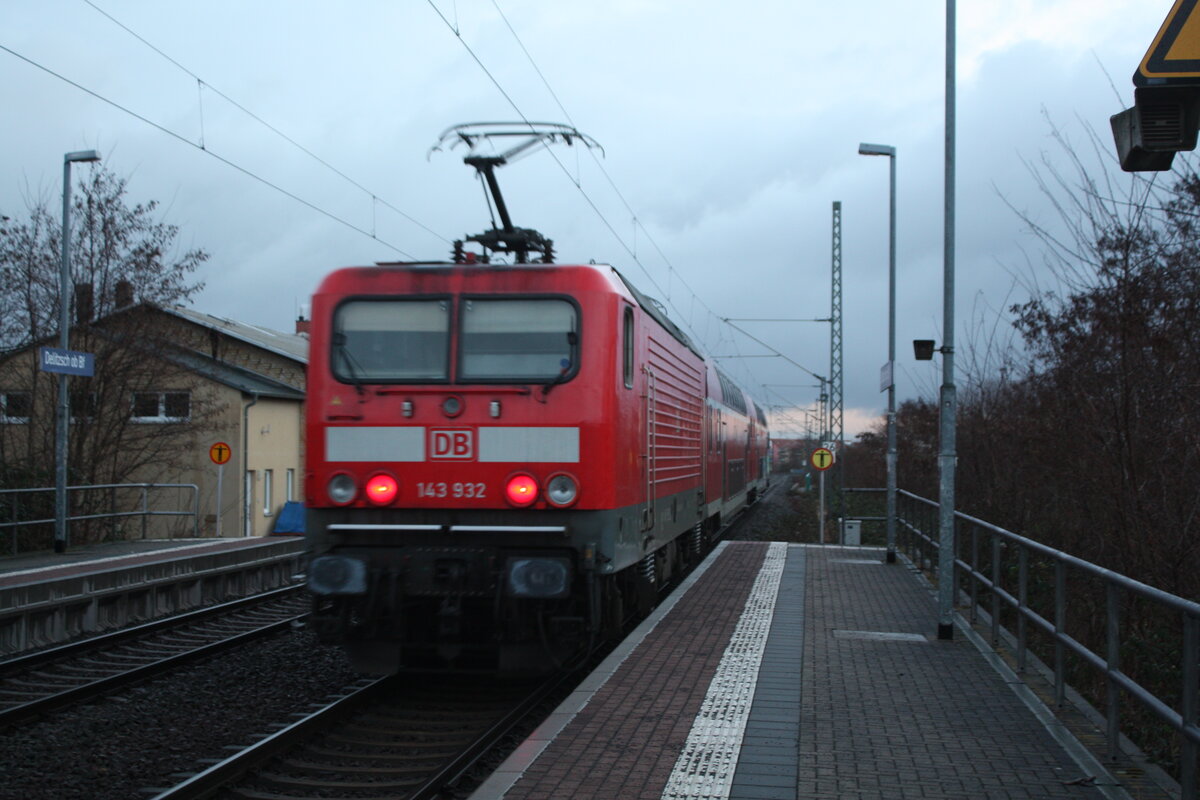 143 932 verl�sst den Bahnhof Delitzsch ob Bf in Richtung Eilenburg am 20.1.22