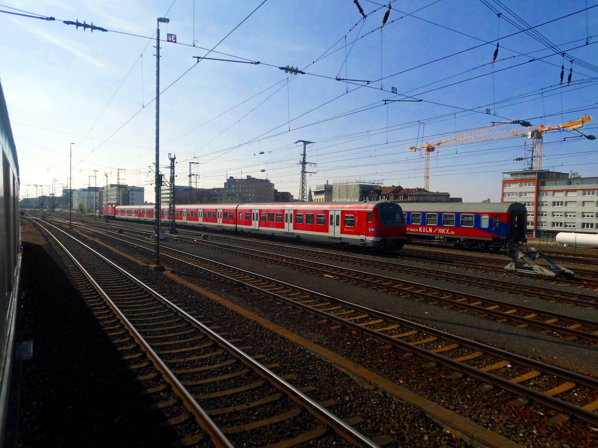 143 XXX mit einem S-Bahnzug abgestellt in N�rnberg am 8.4.17