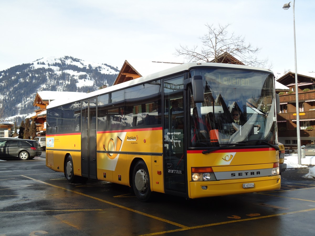 (143'072) - K�bli, Gstaad - Nr. 7/BE 403'014 - Setra am 20. Januar 2013 beim Bahnhof Gstaad