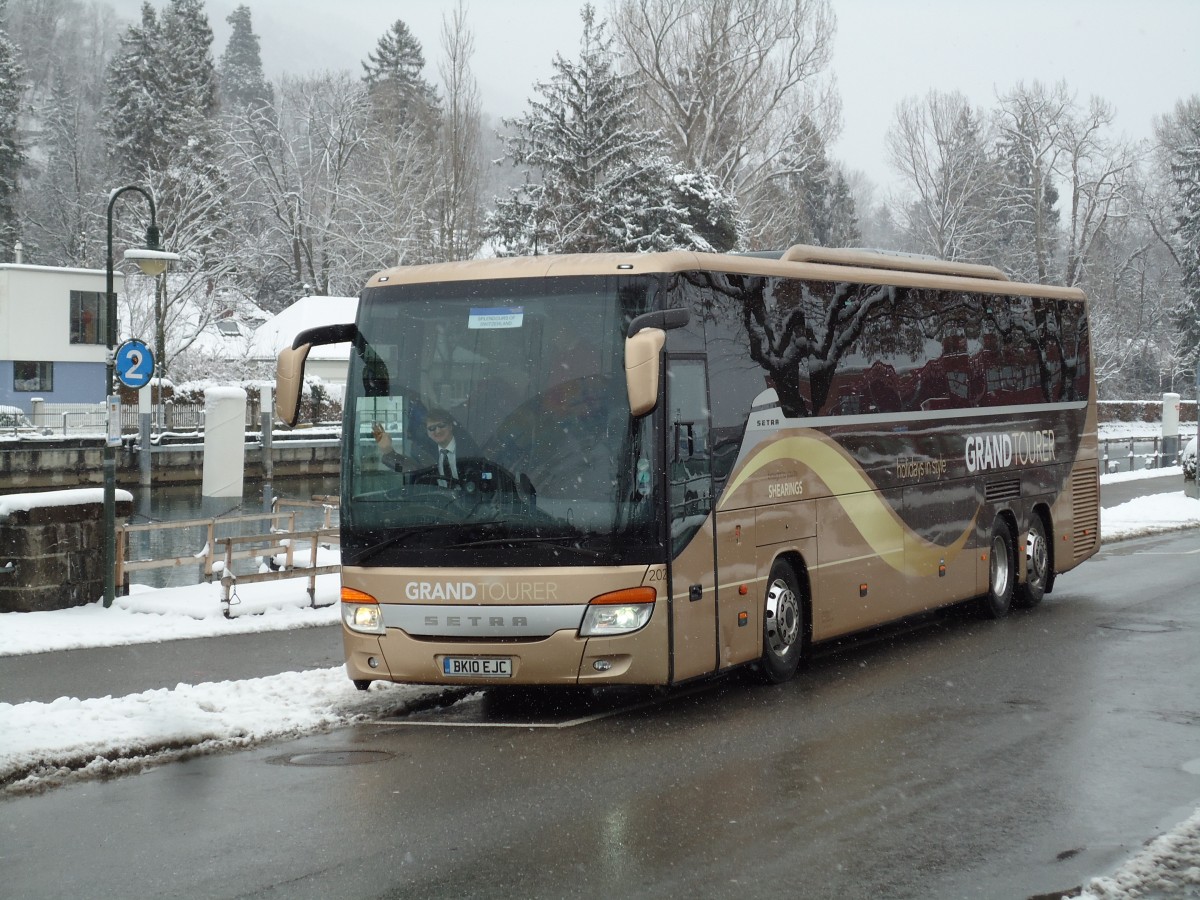 (143'180) - Aus England: Shearings, Wigan - Nr. 202/BK10 EJC - Setra am 7. Februar 2013 bei der Schiffl�ndte Thun