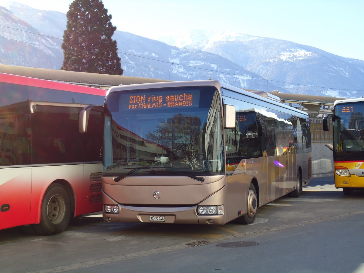 (143'189) - Ballestraz, Gr�ne - VS 22'948 - Irisbus am 10. Februar 2013 beim Bahnhof Sierre