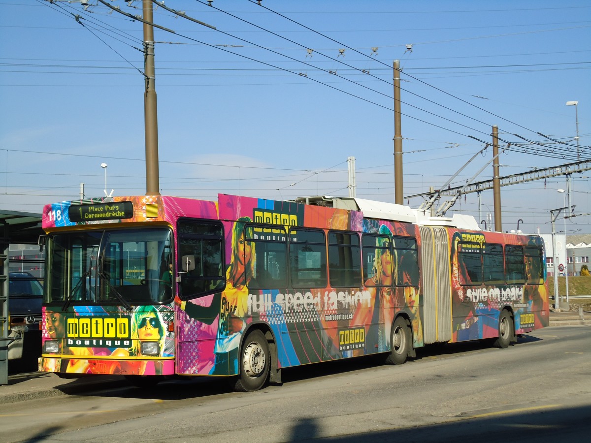 (143'307) - transN, La Chaux-de-Fonds - Nr. 118 - NAW/Hess Gelenktrolleybus (ex TN Neuch�tel Nr. 118) am 19. Februar 2013 beim Bahnhof Marin