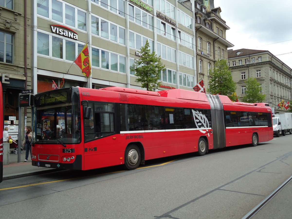 (144'041) - Bernmobil, Bern - Nr. 825/BE 612'825 - Volvo am 11. Mai 2013 beim Bahnhof Bern