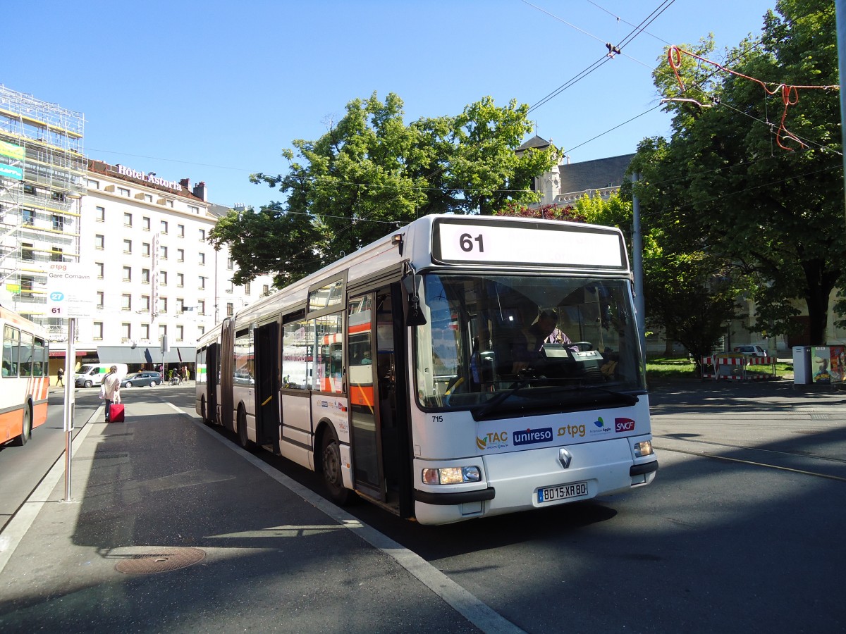 (144'754) - Aus Frankreich: TAC Annemasse - Nr. 715/8015 XR 80 - Renault am 27. Mai 2013 beim Bahnhof Gen�ve