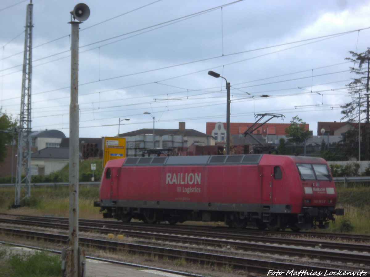 145 053-5 beim verlassen des Bahnhofs Waren (M�ritz) in Richtung Neustrelitz Hbf am 16.6.14