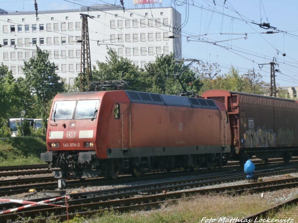145 078-2 mit einem G�terzug kurz vor dem Bahnhof Halle (Saale) Hbf am 15.5.15