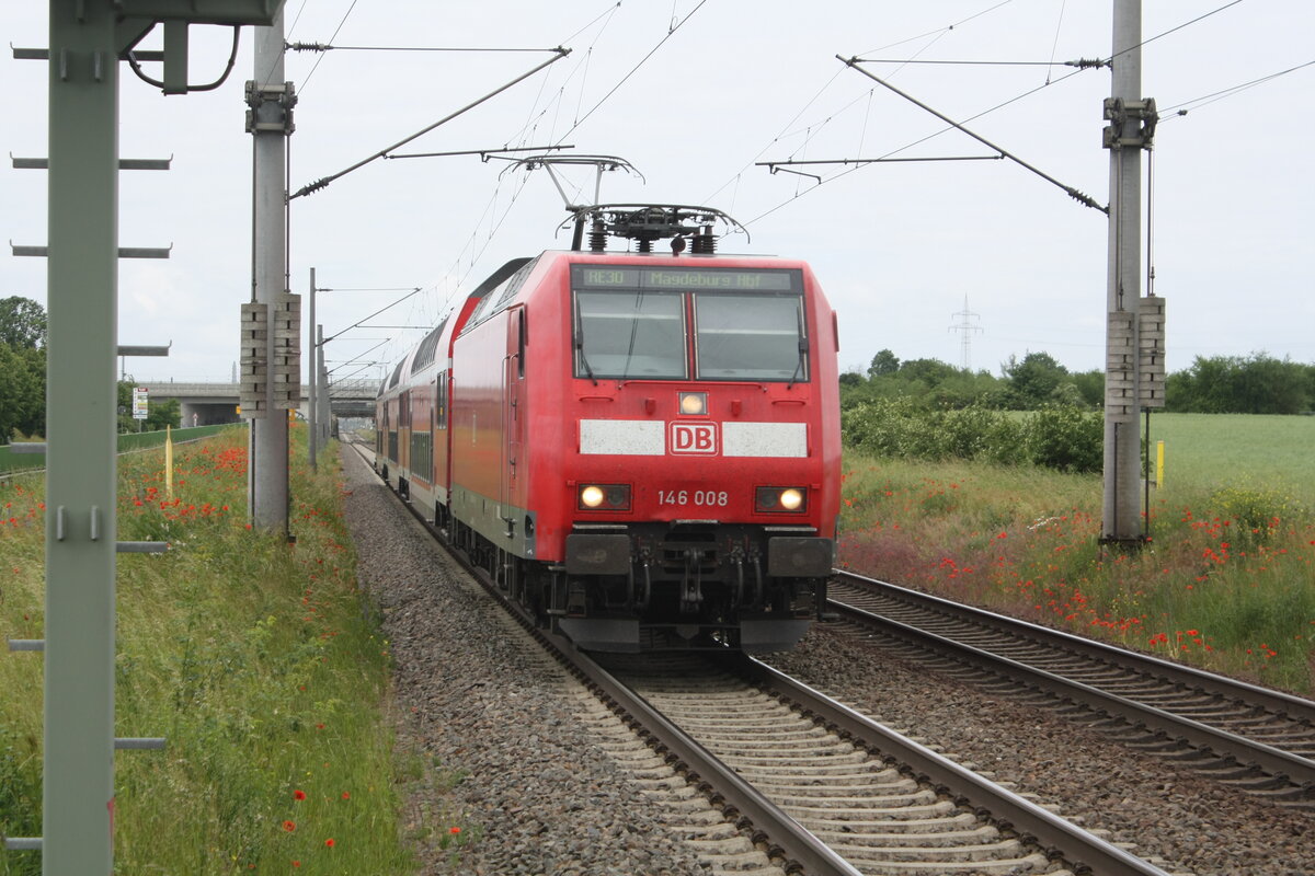 146 008 mit dem RE30 mit Ziel Magdeburg Hbf bei der Einfahrt in den Bahnhof Z�beritz am 13.6.21
