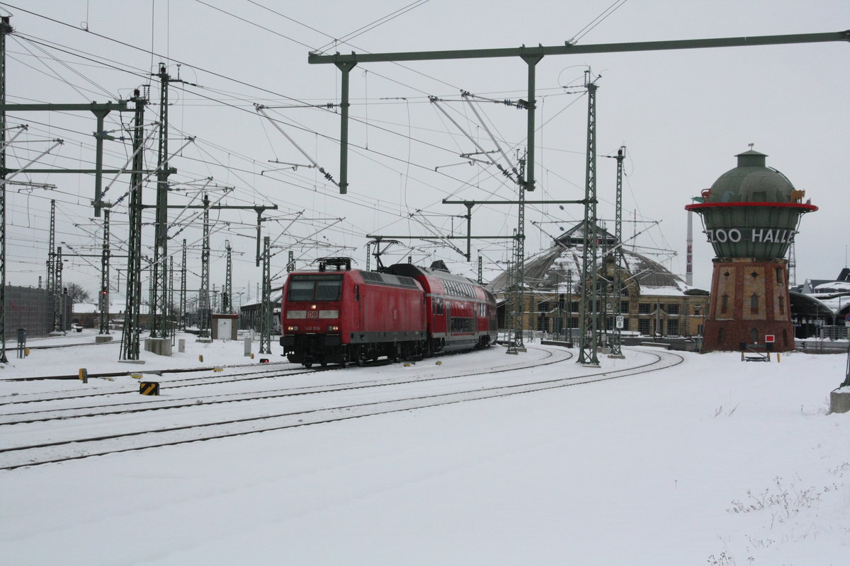 146 016 verl�sst mit dem RE30 mit ziel Magdeburg Hbf den Bahnhof Halle/Saale Hbf am 15.2.21