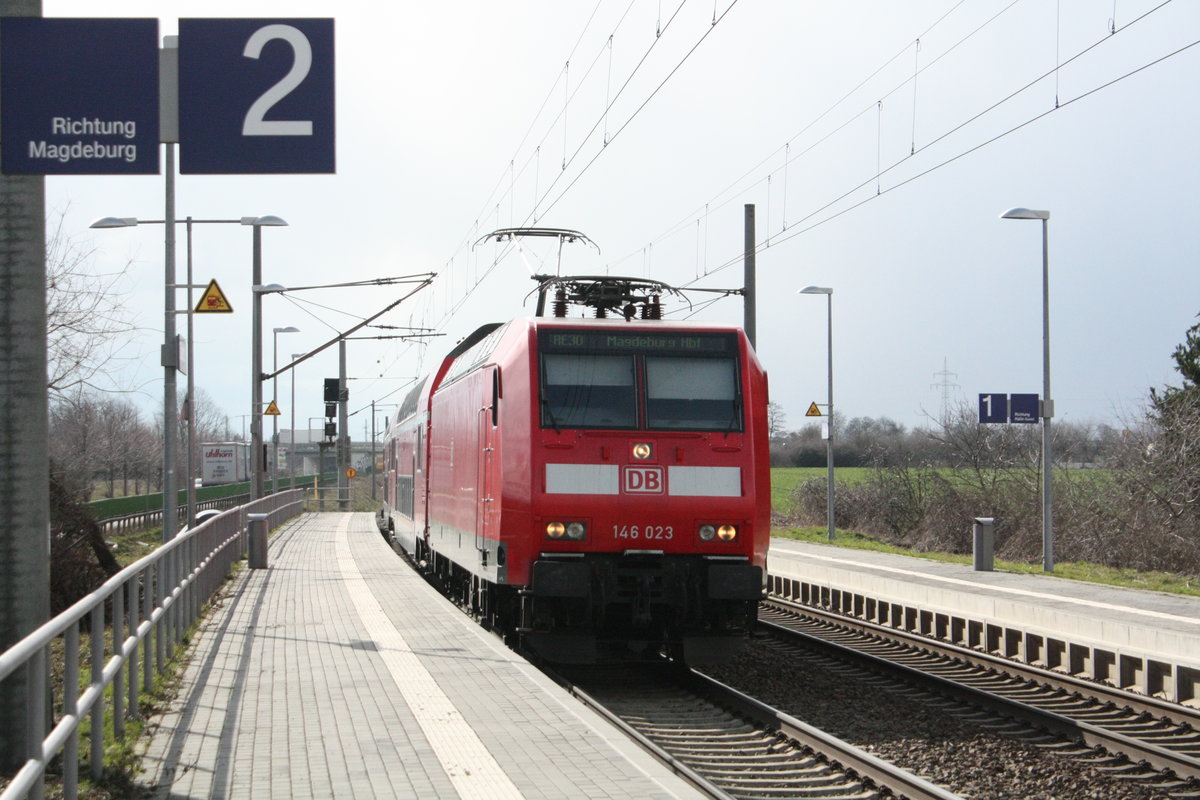 146 023 mit dem RE30 mit ziel Magdeburg Hbf bei der Einfahrt in den Bahnhof Z�beritz am 19.3.21