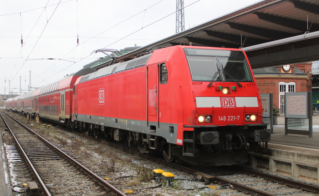 146 221 mit RE4310 von Rostock Hbf nach Bad Kleinen im Rostocker Hbf.30.01.2026