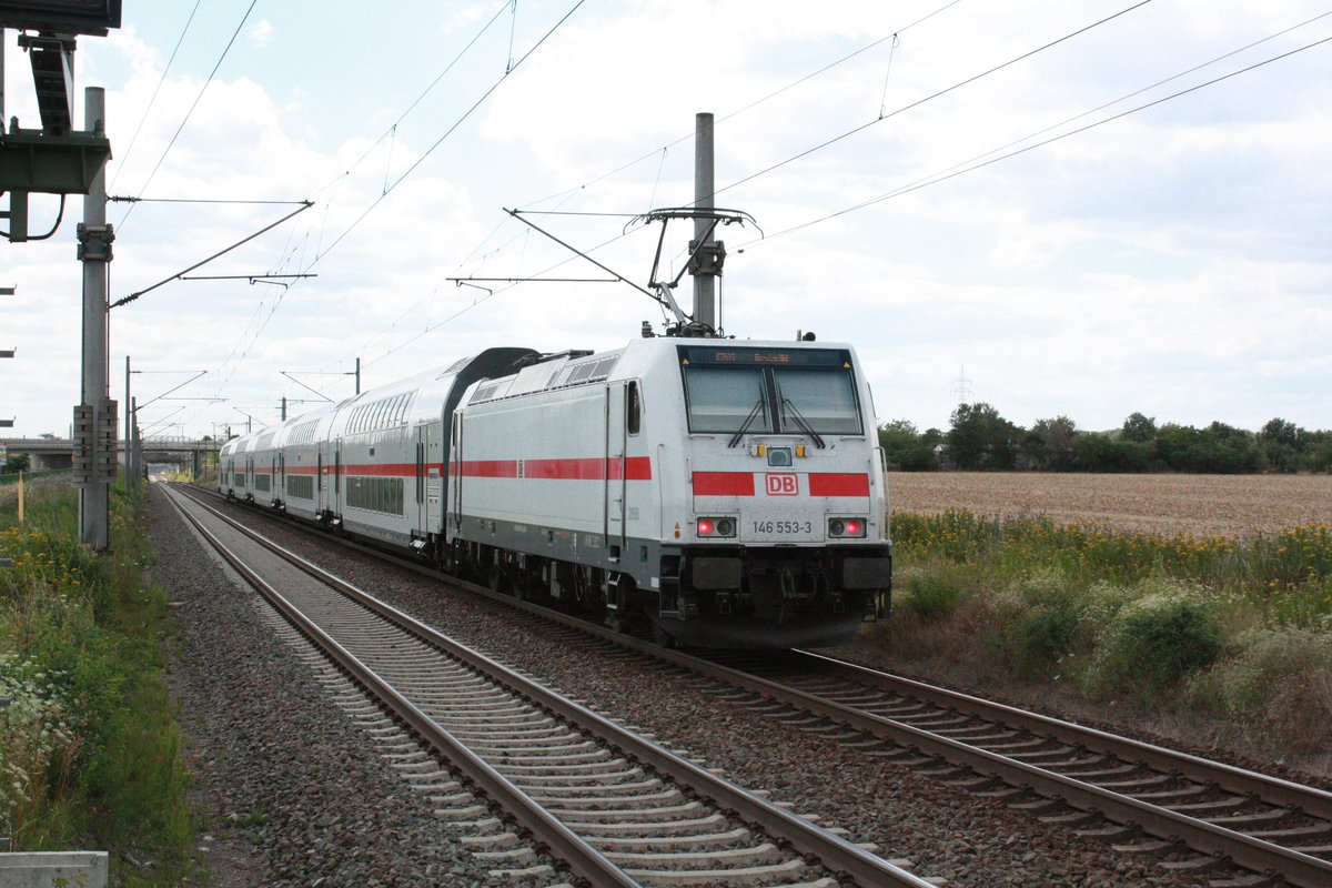 146 553 mit ihrer IC2 Garnitur bei der durchfahrt in Z�beritz am 22.7.20