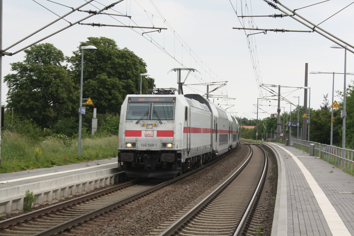 146 568 mit einem IC2 bei der Durchfahrt in Z�beritz am 9.6.21
