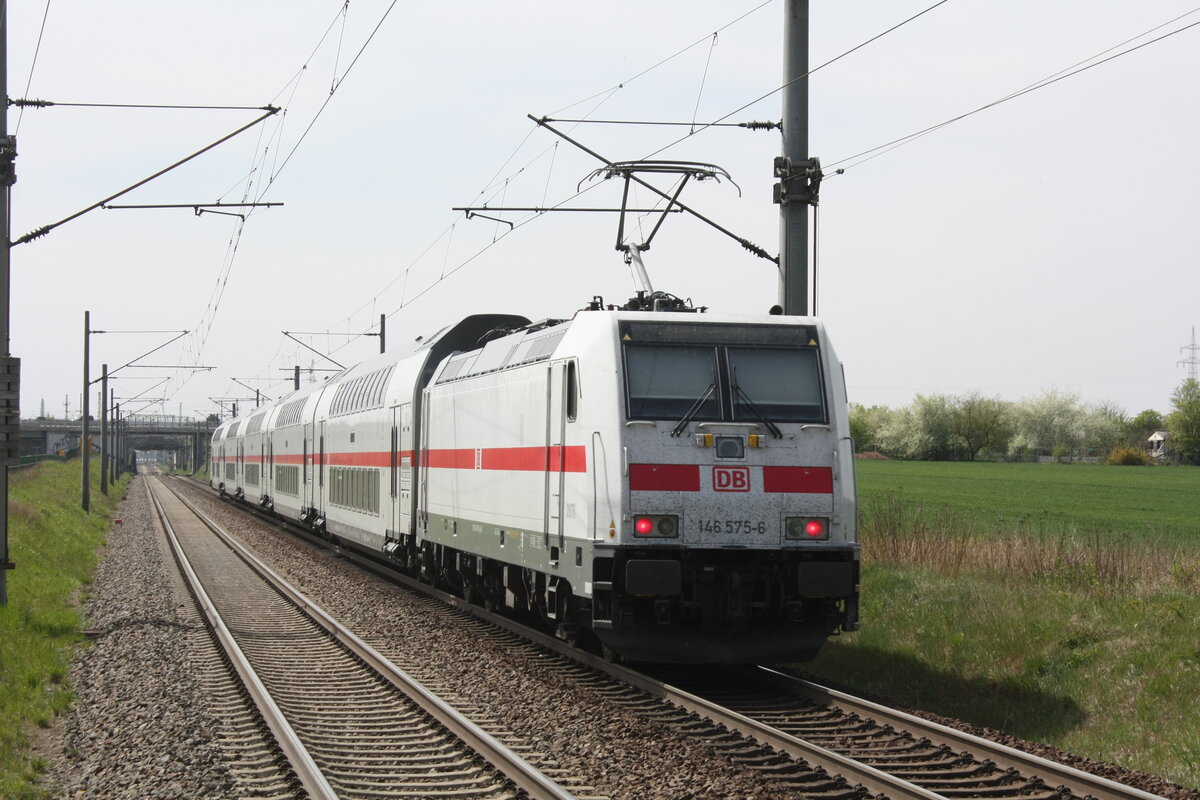 146 575 bei der Durchfahrt in Z�beritz am 29.4.22