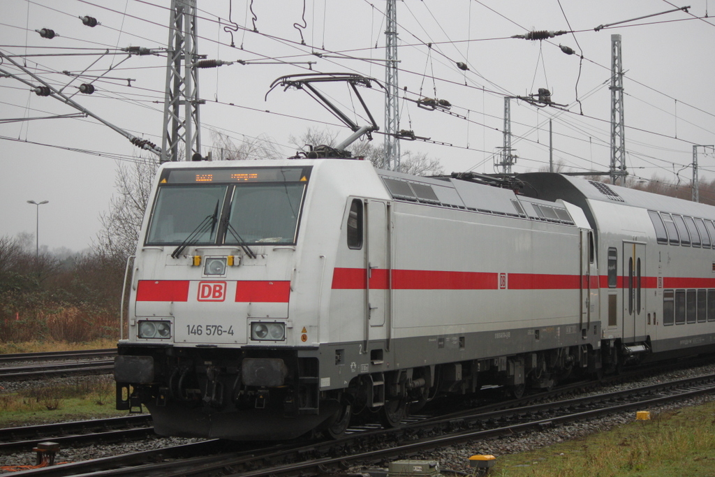146 576-4 mit IC 2239(Rostock-Leipzig)bei der Bereitstellung im Rostocker Hbf.03.01.2020