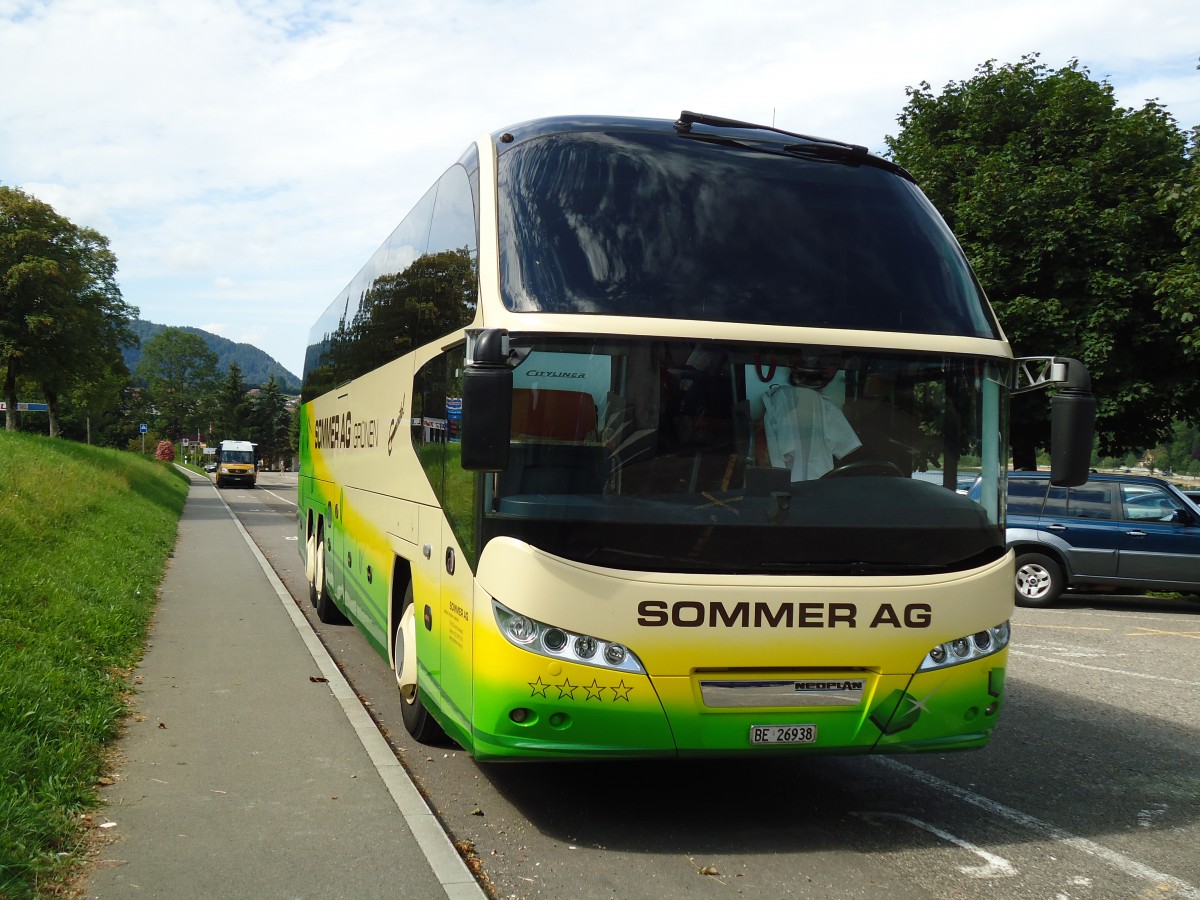 (146'441) - Sommer, Gr�nen - BE 26'938 - Neoplan am 18. August 2013 in Les Brenets, Parc des Pargots