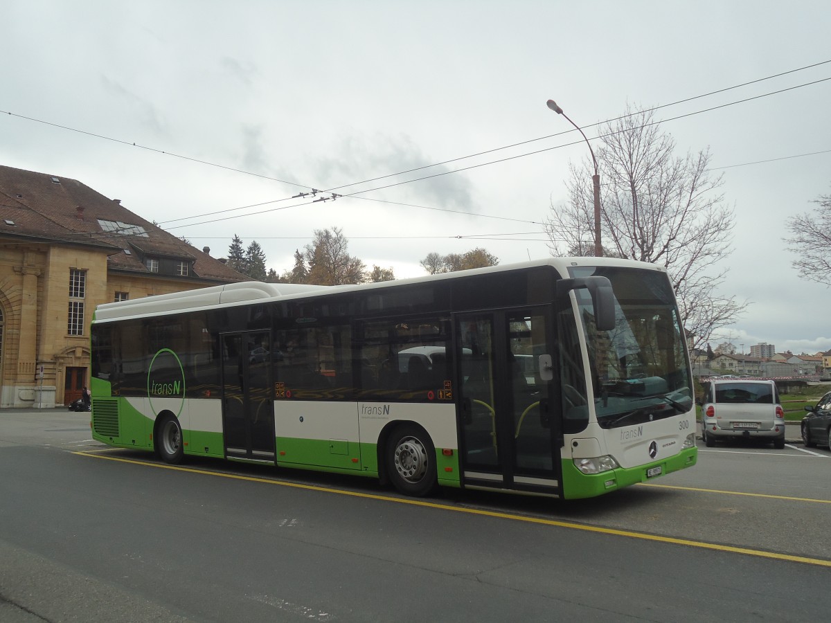 (147'939) - transN, La Chaux-de-Fonds - Nr. 300/NE 98'971 - Mercedes (ex TRN La Chaux-de-Fonds Nr. 300) am 8. November 2013 beim Bahnhof La Chaux-de-Fonds