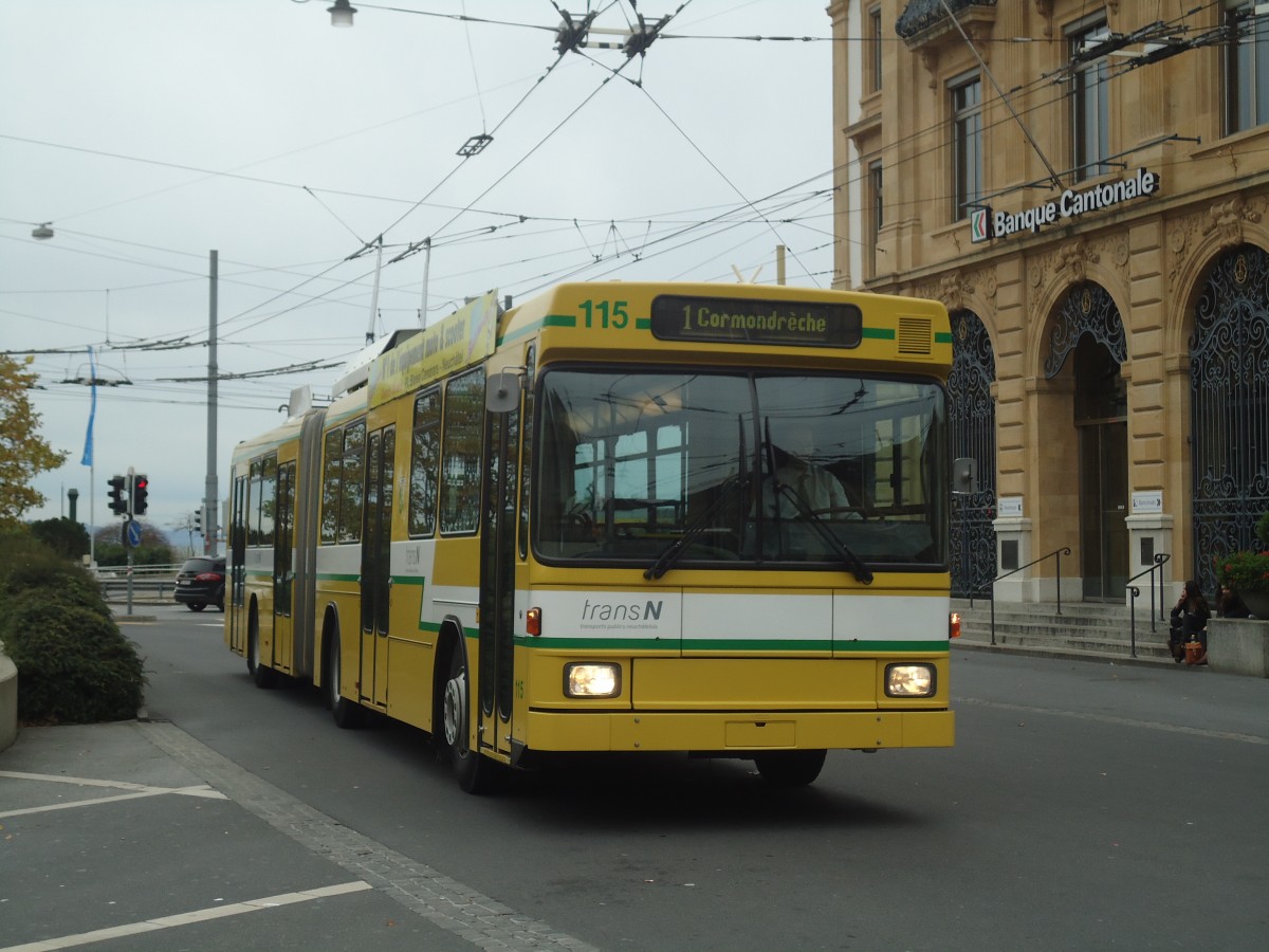 (147'967) - transN, La Chaux-de-Fonds - Nr. 115 - NAW/Hess Gelenktrolleybus (ex TN Neuch�tel Nr. 115) am 8. November 2013 in Neuch�tel, Place Pury