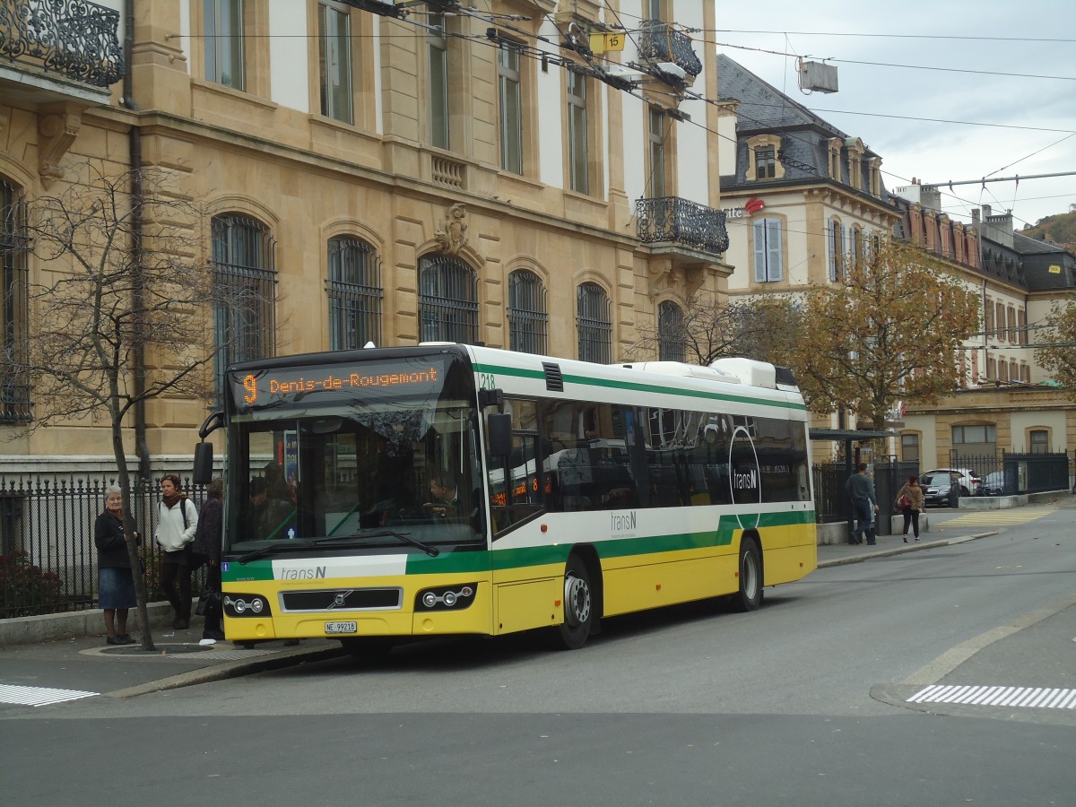 (147'999) - transN, La Chaux-de-Fonds - Nr. 218/NE 99'218 - Volvo (ex TN Neuchtel Nr. 218) am 8. November 2013 in Neuchtel, Place Pury