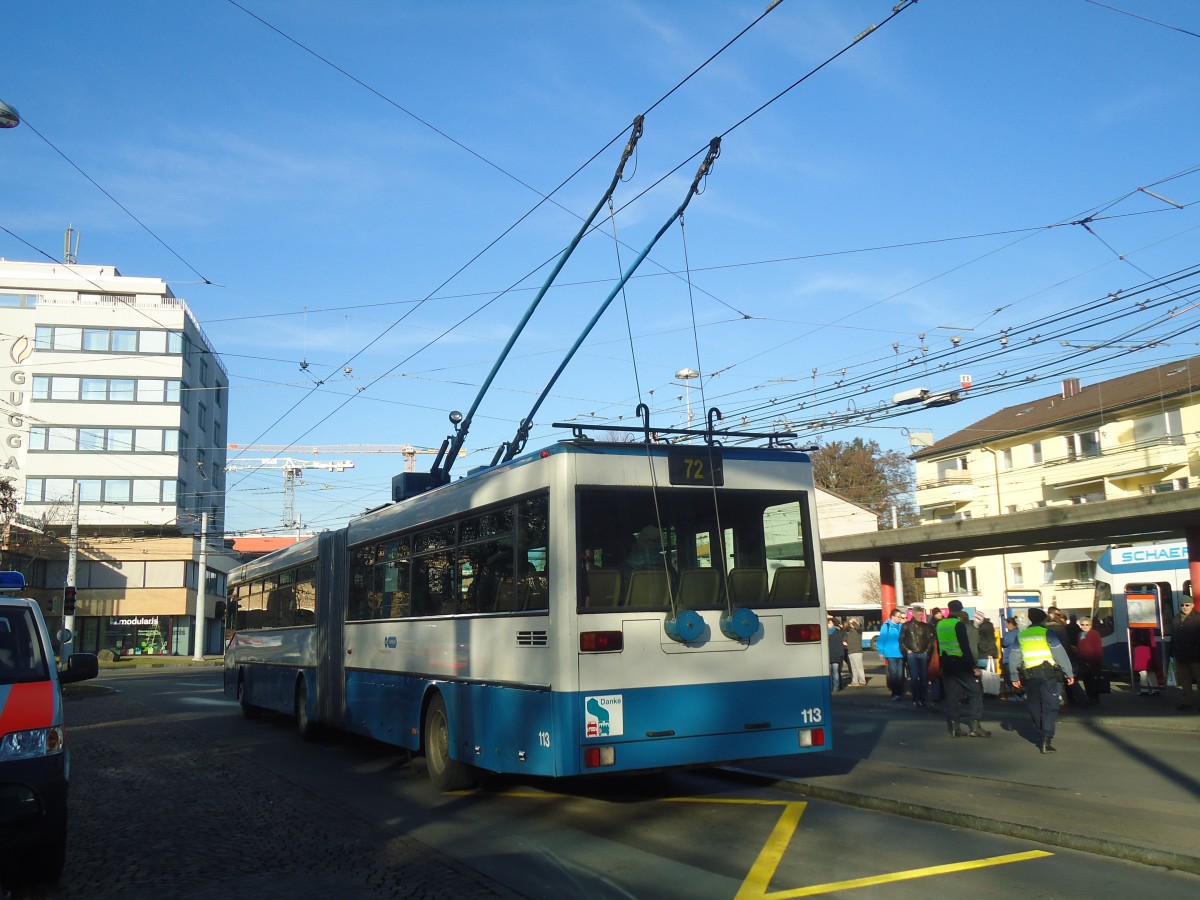 (148'283) - VBZ Z�rich - Nr. 113 - Mercedes Gelenktrolleybus am 9. Dezember 2013 in Z�rich, Bucheggplatz