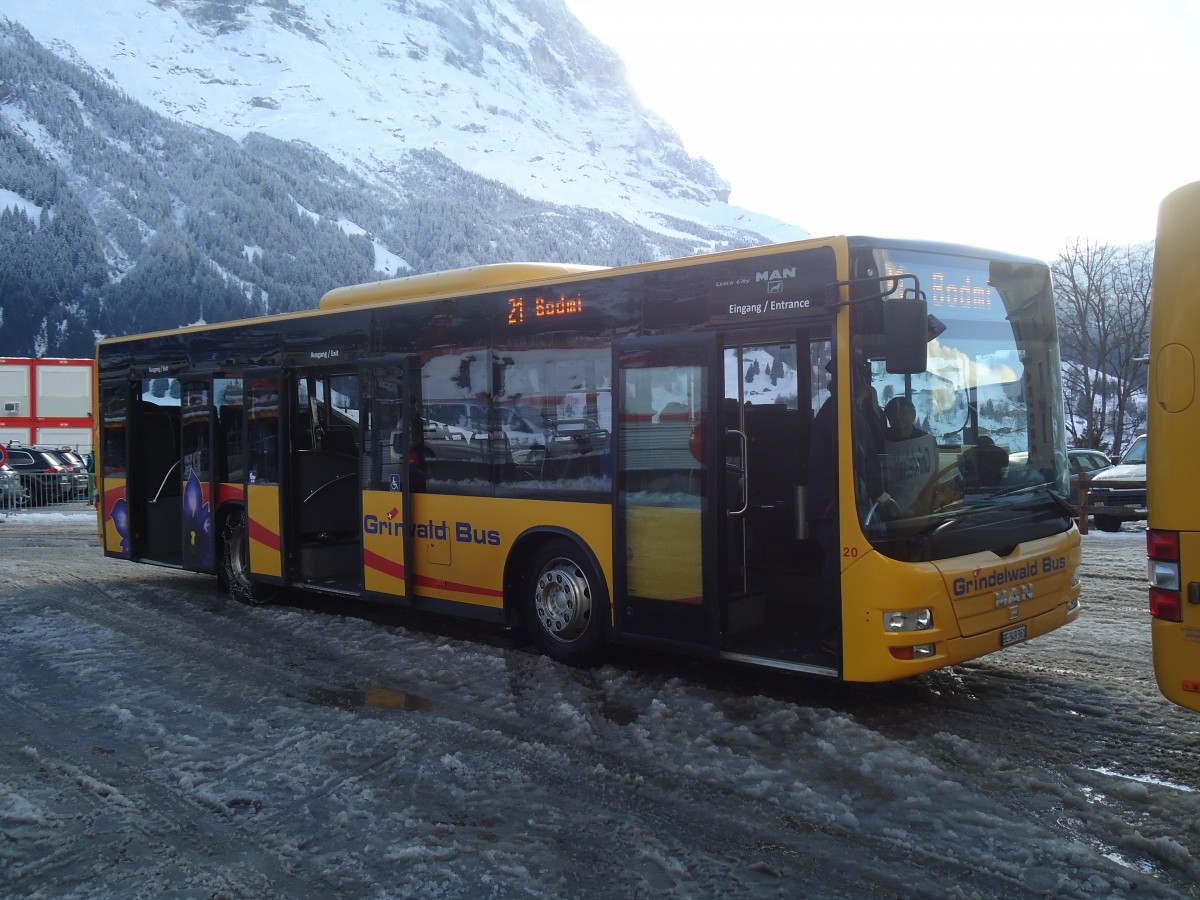 (148'627) - AVG Grindelwald - Nr. 20/BE 349'361 - MAN/G�ppel am 5. Januar 2014 beim Bahnhof Grindelwald