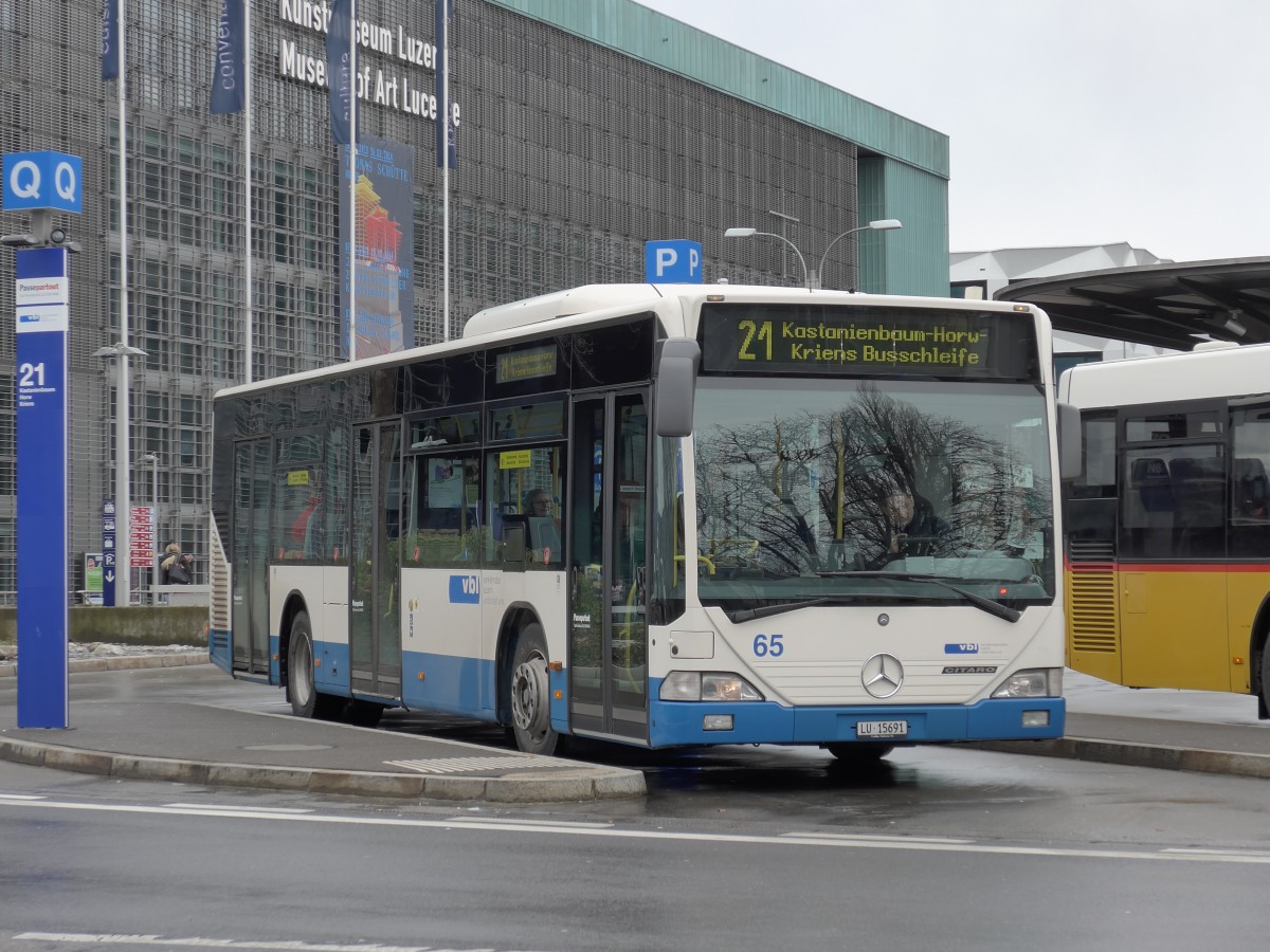 (148'915) - VBL Luzern - Nr. 65/LU 15'691 - Mercedes am 16. Februar 2014 beim Bahnhof Luzern