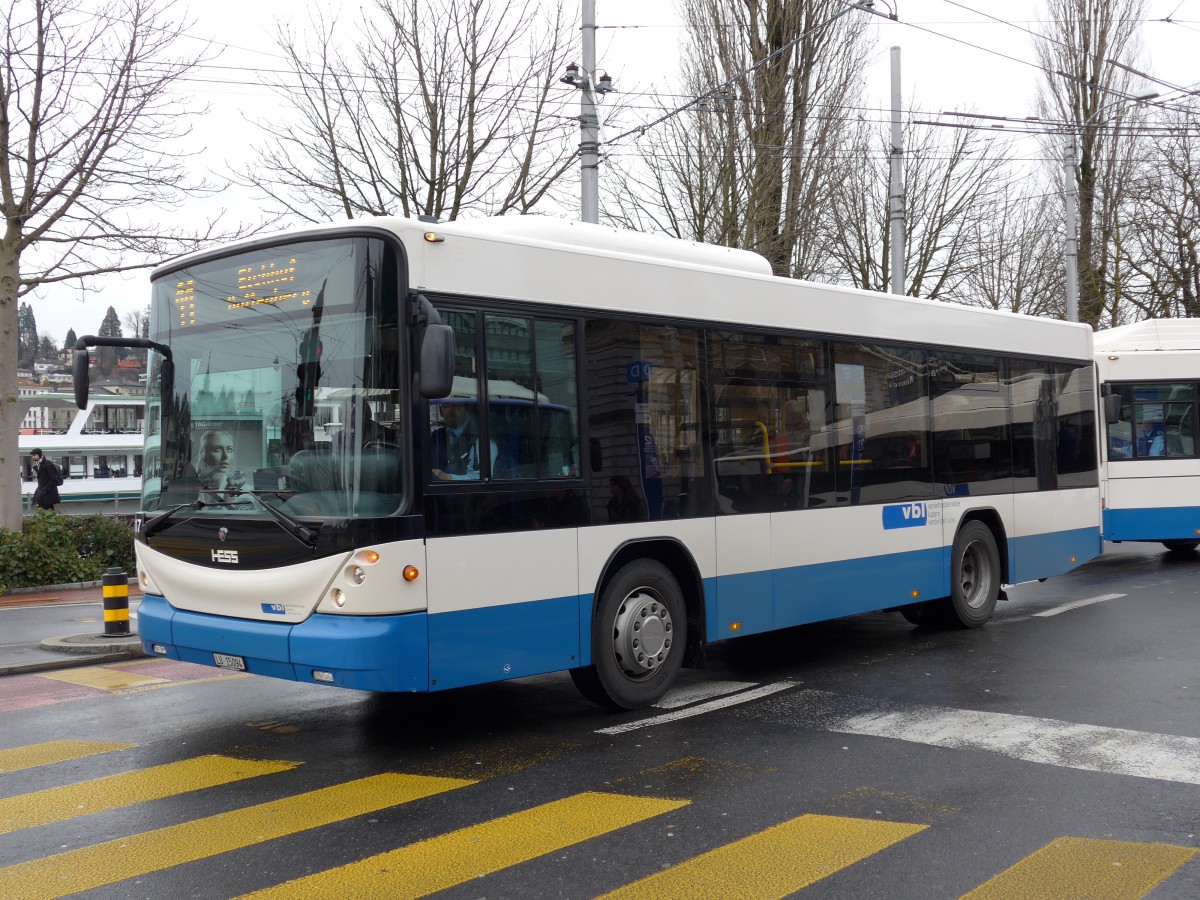 (148'924) - VBL Luzern - Nr. 617/LU 15'094 - Scania/Hess am 16. Februar 2014 beim Bahnhof Luzern