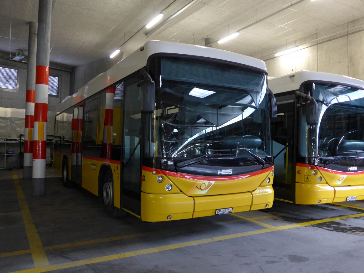 (149'123) - PostAuto Graubnden - GR 69'102 - Scania/Hess am 1. Mrz 2014 in Chur, Garage