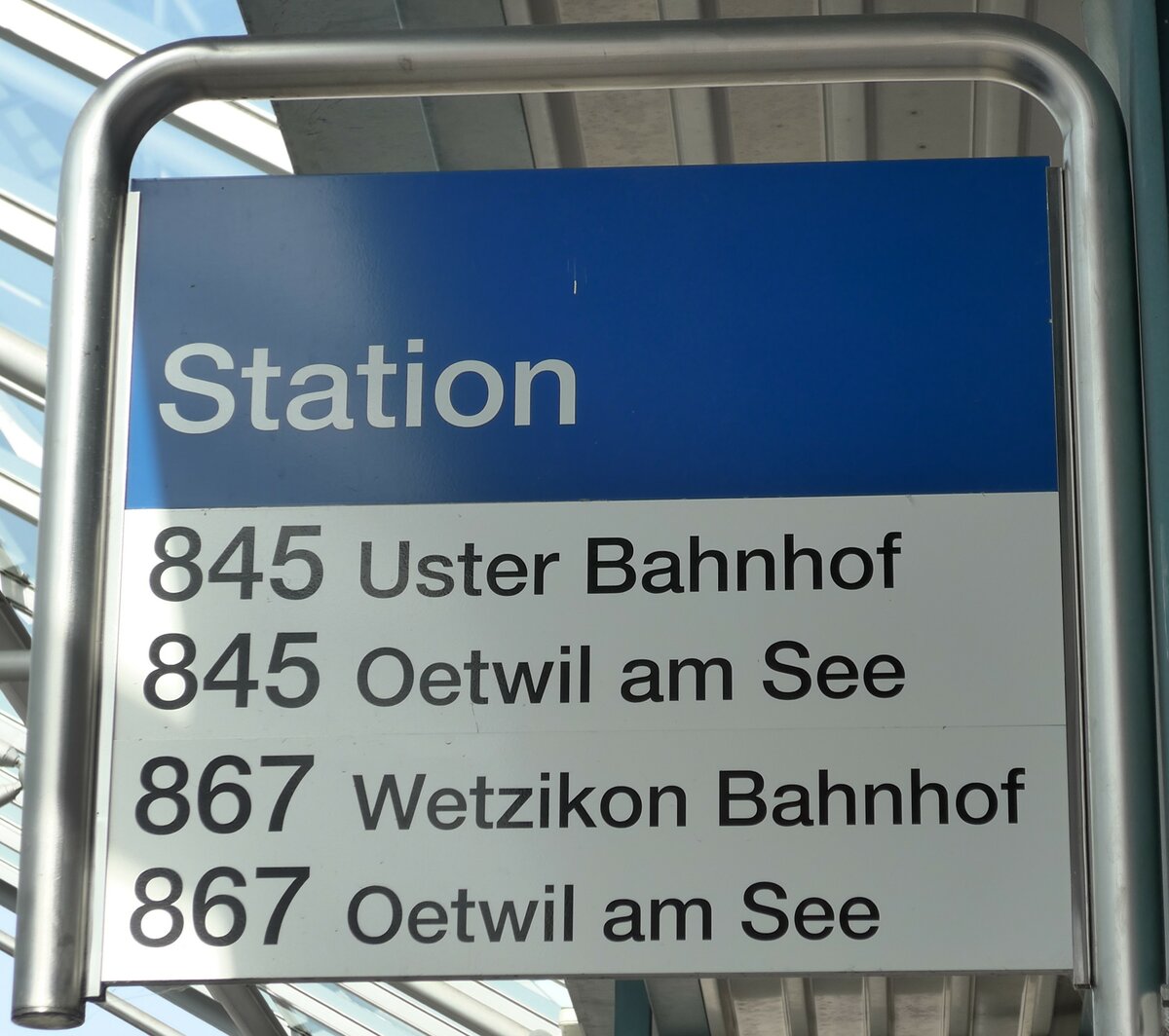 (149'526) - ZVV-Haltestellenschild - Gr�ningen, Station - am 31. M�rz 2014