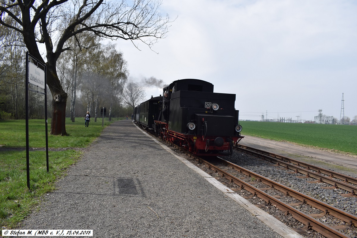 15.04.2018 - Tag der Industriekultur: Ankunft in Zirkelschacht. Hier erfolgt ein 40-Minütiger Aufenthalt zur Haldenbesteigung und zum Essenfassen.